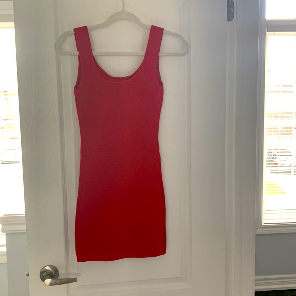 RED DRESS - Picture 2 of 3